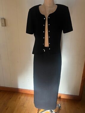 St John basics two piece set size 12
